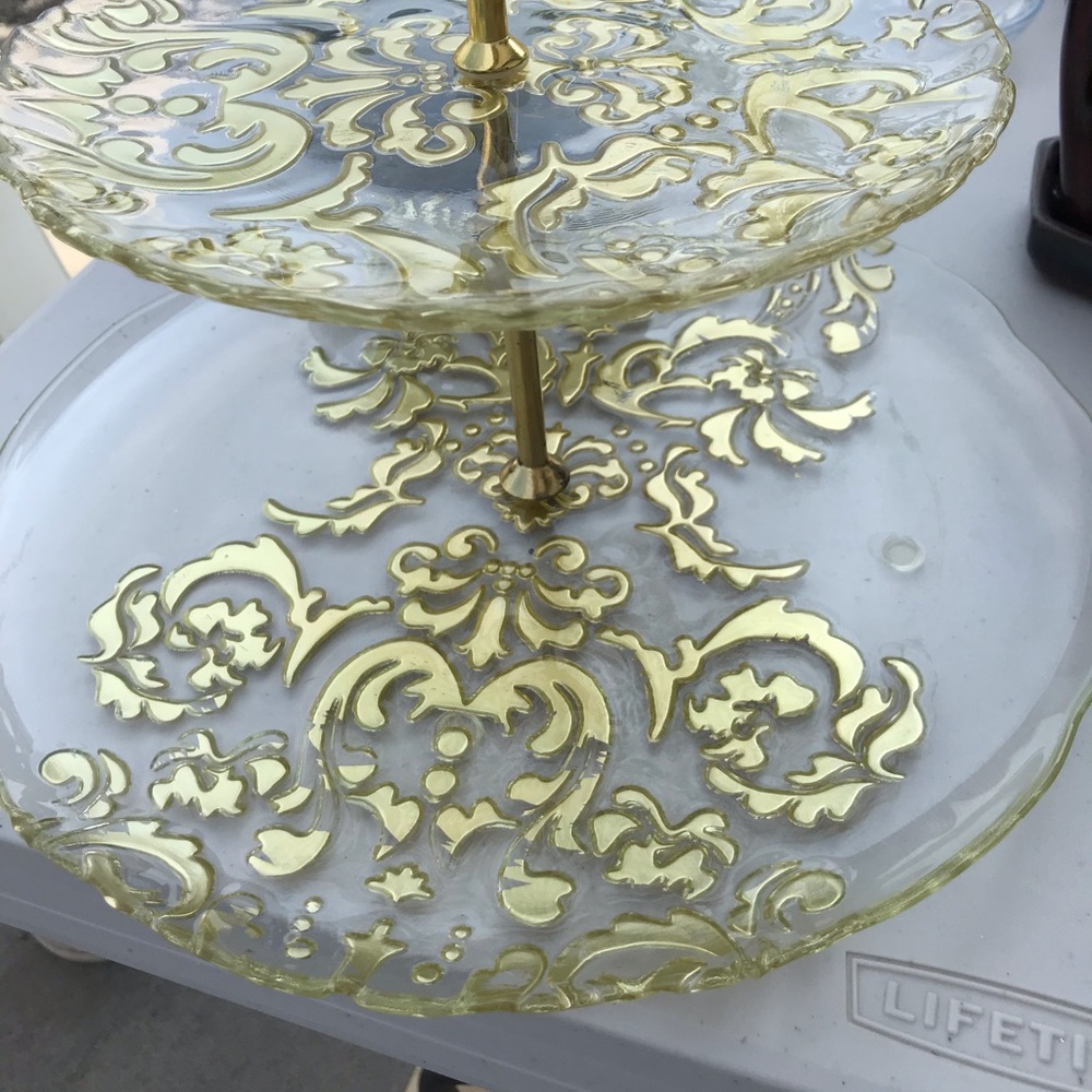 2 tier glass appetizer/dessert plate